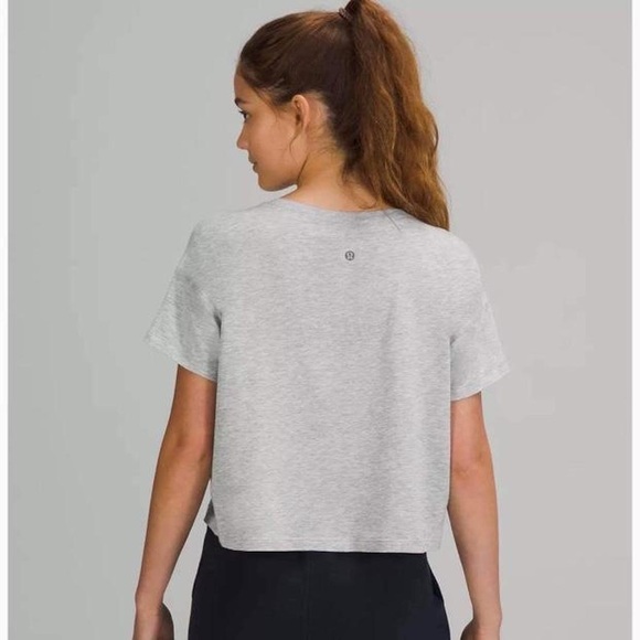 Lululemon Cates T-Shirt - Picture 2 of 4